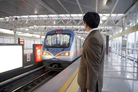 4-Hour Private Tour of the Summer Palace by Public Transportation