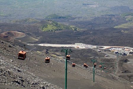 Etna & Taormina: Tasting, Cable car & off road to 2920m