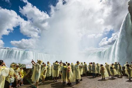 Guided Day Trip to Canadian Side of Niagara Falls from Toronto