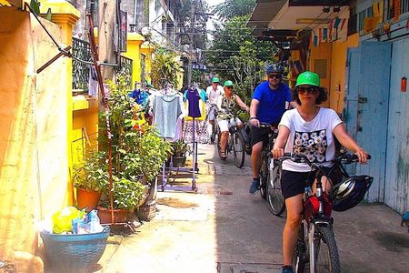 Thai Culture and Local Life 4- Hour Bangkok Bike Tour