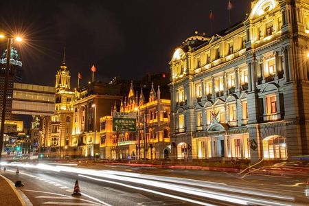 Private Shanghai Evening Street Food Walking and Cruise Tour