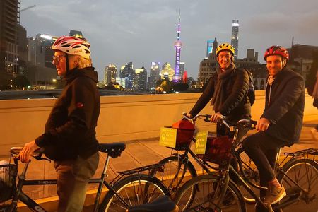 Shanghai Night Bike Tour：Bund Skyline, French Concession & Food