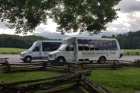 Cades Cove Sightseeing Bus Tour from Pigeon Forge