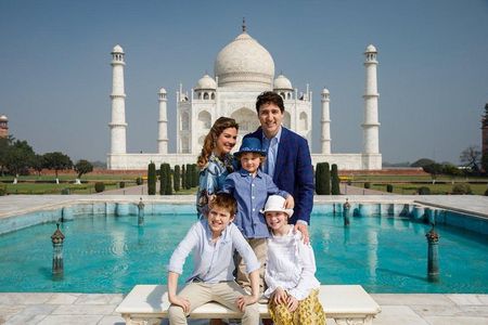From Delhi: 2-Day Private Golden Triangle Tour to Agra and Jaipur