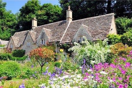 Small Group Cotswolds Villages, Stratford and Oxford Day Tour from London