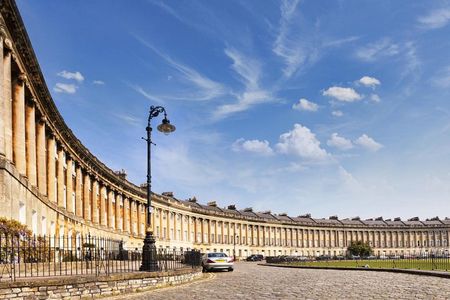 Small Group Cotswolds Village, Stonehenge and Bath Tour from London