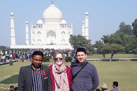 Private Taj Mahal & Agra Day Trip by Car From Delhi All Inclusive