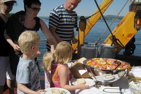 Oslo Fjord Evening Cruise with Shrimp Buffet on a Sailing Ship