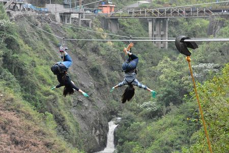 3-Day Private Tour to Quilotoa Lagoon & Baños de Agua Santa