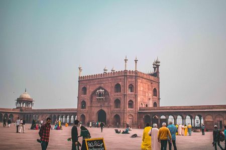 New Delhi: Mughal's architecture tour with transfers