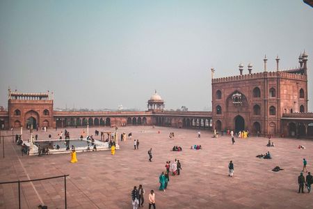 Old Delhi Bazaar Walk & Haveli Visit Tour