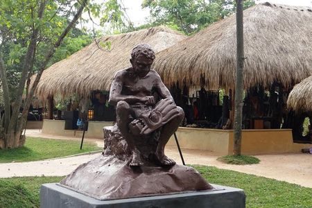 Colombo Sightseeing and Shopping Private Tour Including Lunch