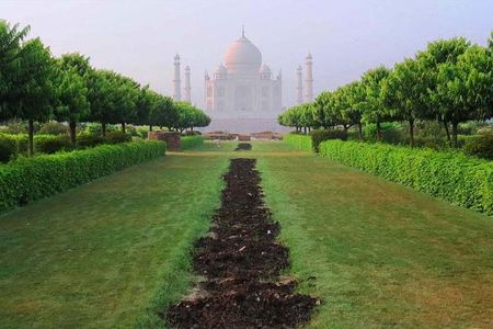 Sunrise Taj Mahal Tour with Agra Fort and Fatehpur Sikri