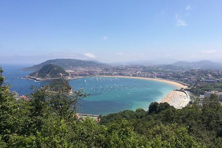 San Sebastian Highlights Private City Tour with Hotel Pick up