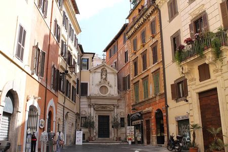 Rome Max 6 People Walking Tour: Pantheon, Trevi Fountain, Gelato