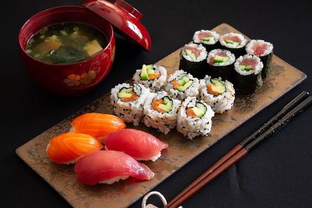 Be a SUSHI MASTER and cook miso soup