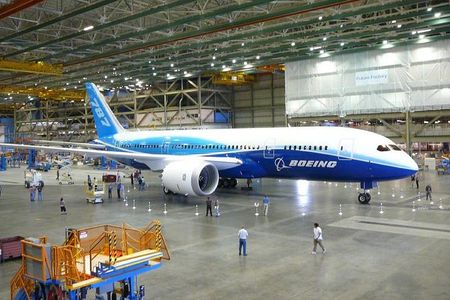 Boeing Factory Tour with Guided Transport from Seattle