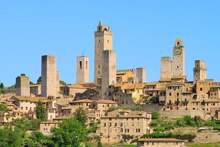 San Gimignano, Siena, Monteriggioni: Fully Escorted Tour, Lunch & Wine Tasting