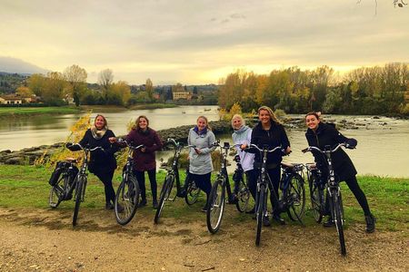 Private Self-Guided E-Bike Ride in Tuscany with Vineyard Visit