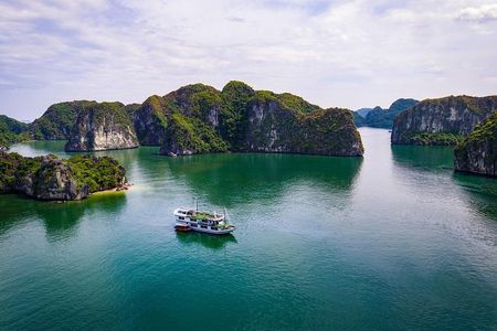 Luxury Cruise Halong Bay Highlights – 2 Days, 1 Night Experience