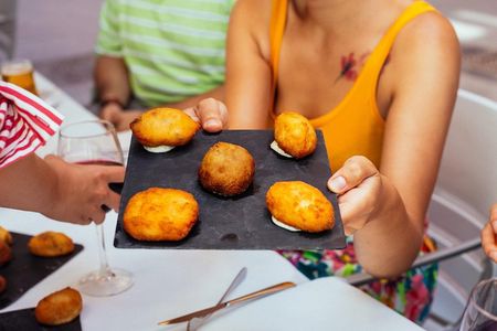 The 10 Tastings of Valencia With Locals: Private Food Walking Tour 