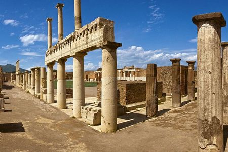 Guided tour of Pompeii 