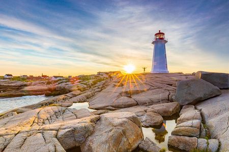 Peggy's Cove Sunset + Halifax Dinner Small Group Night Tour