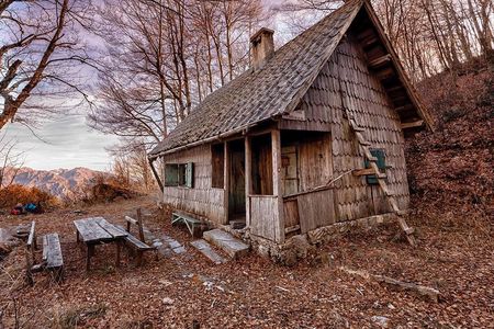 Discover stunning Cvrsnica Mountain - Hike Down King's Old Hunting Trail