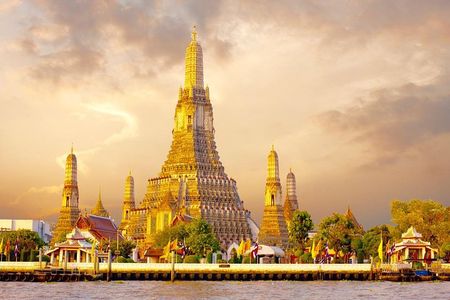 Bangkok’s Three Iconic Temples: Wat Traimit, Wat Pho & Wat Arun