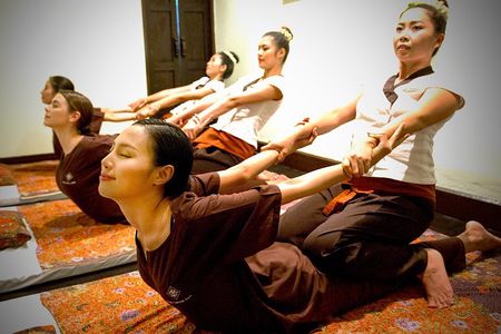 2 hour Siam Massage with Thai and Foot Massage at Fah Lanna Spa