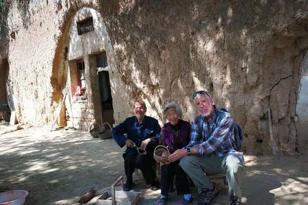 Folk Custom Xi'an Tour to Cave Dwelling Village and Jingdi Tomb