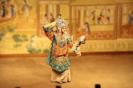 Beijing Royal Cuisine Dinner with Performance Experience and Nanluoguxiang Visit