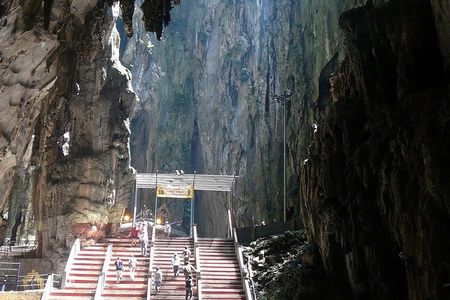 Grand KLTour: BatuCaves, CityTour,BuffetLunch KL Tower(421metres)