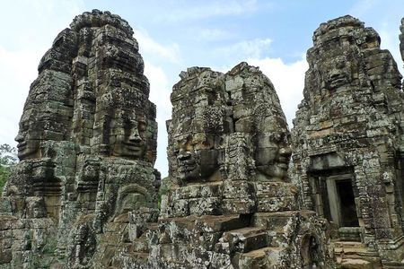  2-Day Angkor Wat With Small, Big Circuit and Banteay Srei Tour