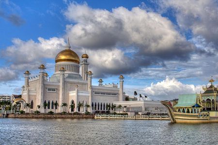 Brunei Half Day City Tour with Royal Regalia, Istana Nurul Iman & Kampung Ayer