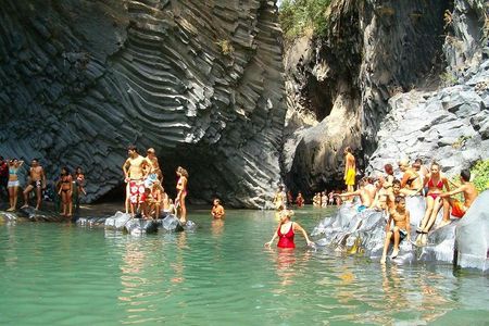 Private and Guided Tour of Gole Alcantara with traditional Lunch