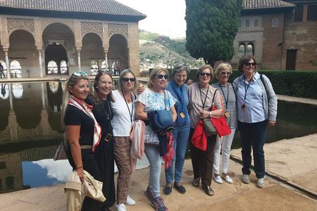 Alhambra Soul:Join a Group,with specialist guide.Skip the line .