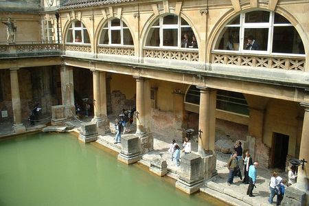 Windsor, Stonehenge and Bath Day Trip from London Spanish