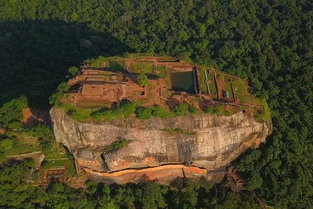 From Kandy: Sigiriya Rock, Dambulla Cave, Village Tour with Lunch