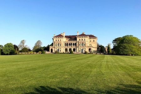 Boston to Newport Tour with Breakers & Marble House Admission