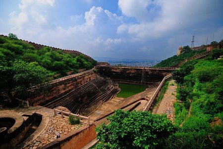 Nahargarh Water Walk - Guided 2-Hour Heritage Tour in Jaipur