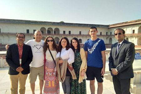 Taj Mahal and Agra Fort: Guided Day Tour from New Delhi
