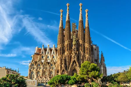 Barcelona Highlights Small Group Tour with Hotel Pick Up