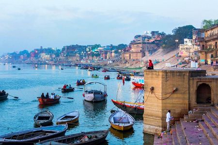 4-Days tour of Agra with Varanasi from Delhi Includes,Hotel,Train Ticket,Vehicle