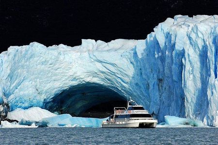 Full Day Tour to Perito Moreno Glacier including Navigation