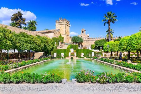 Mosque-Cathedral, Alcazar & Jewish Quarter with Tickets 