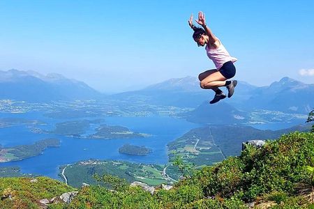 Epic Hike to Jendemsfjellet