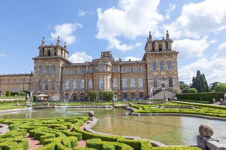 Downton Abbey Village, Blenheim Palace and Cotswolds Day Trip from London