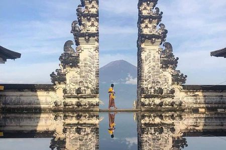 Amazing Private Tour: Lempuyang temple, Tirta gangga, Tukad cepung waterfall