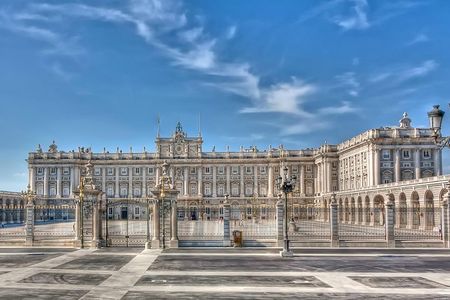 Skip the Line Royal Palace Madrid Tour Semi-Private 8ppl max